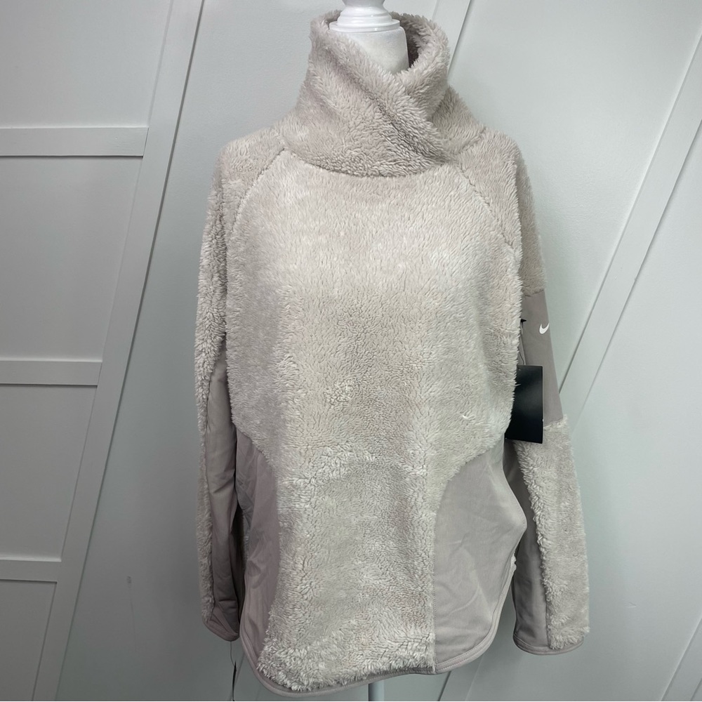 NWT Nike training jacket Size S